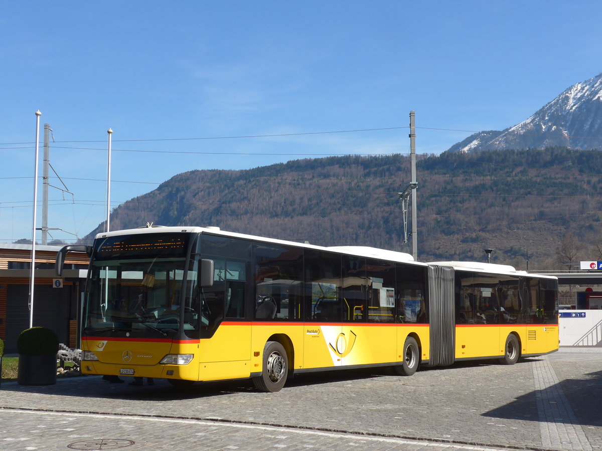 (202'863) - Hfliger, Sursee - Nr. 8/LU 230'674 - Mercedes am 22. Mrz 2019 beim Bahnhof Alpnachstad