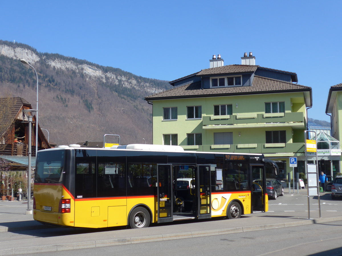 (203'304) - Thepra, Stans - Nr. 15/NW 26'676 - MAN/Gppel am 30. Mrz 2019 beim Bahnhof Stans