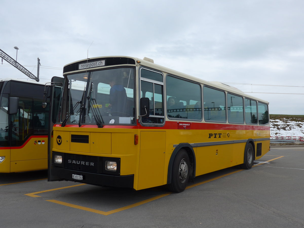 (203'479) - Bernair, Mnsingen - BE 651'182 - Saurer/Tscher (ex Schebath, Lauerz; ex Albin, Fllanden; ex Heim, Flums) am 7. April 2019 beim Bahnhof Biglen