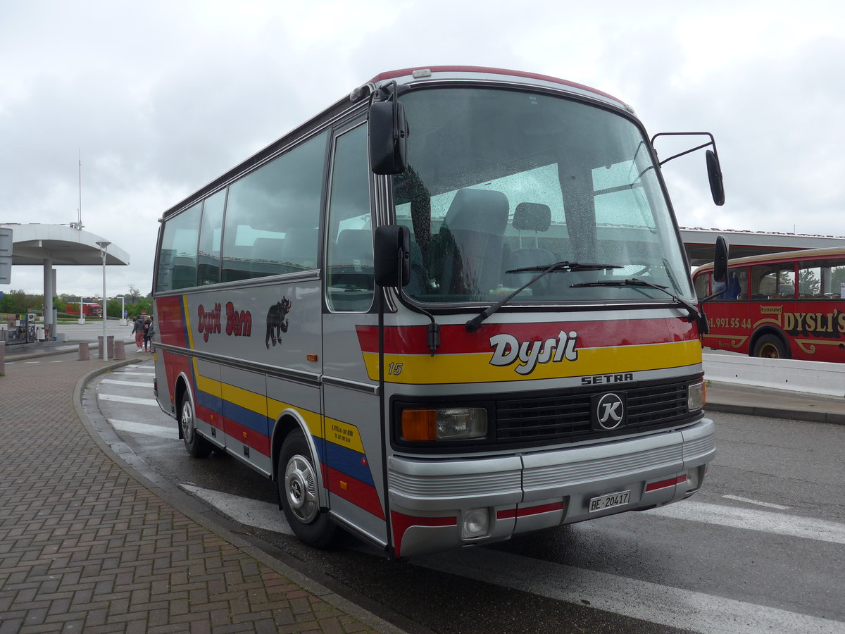 (203'922) - Aus der Schweiz: Dysli, Bern - Nr. 15/BE 20'417 - Setra (ex Auto-Transports, La Cte-Aux-Fes) am 26. April 2019 in Orschwiller, Raststtte