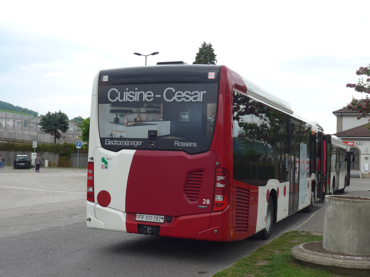 (205'460) - TPF Fribourg - Nr. 28/FR 300'282 - Mercedes am 25. Mai 2019 beim Bahnhof Moudon