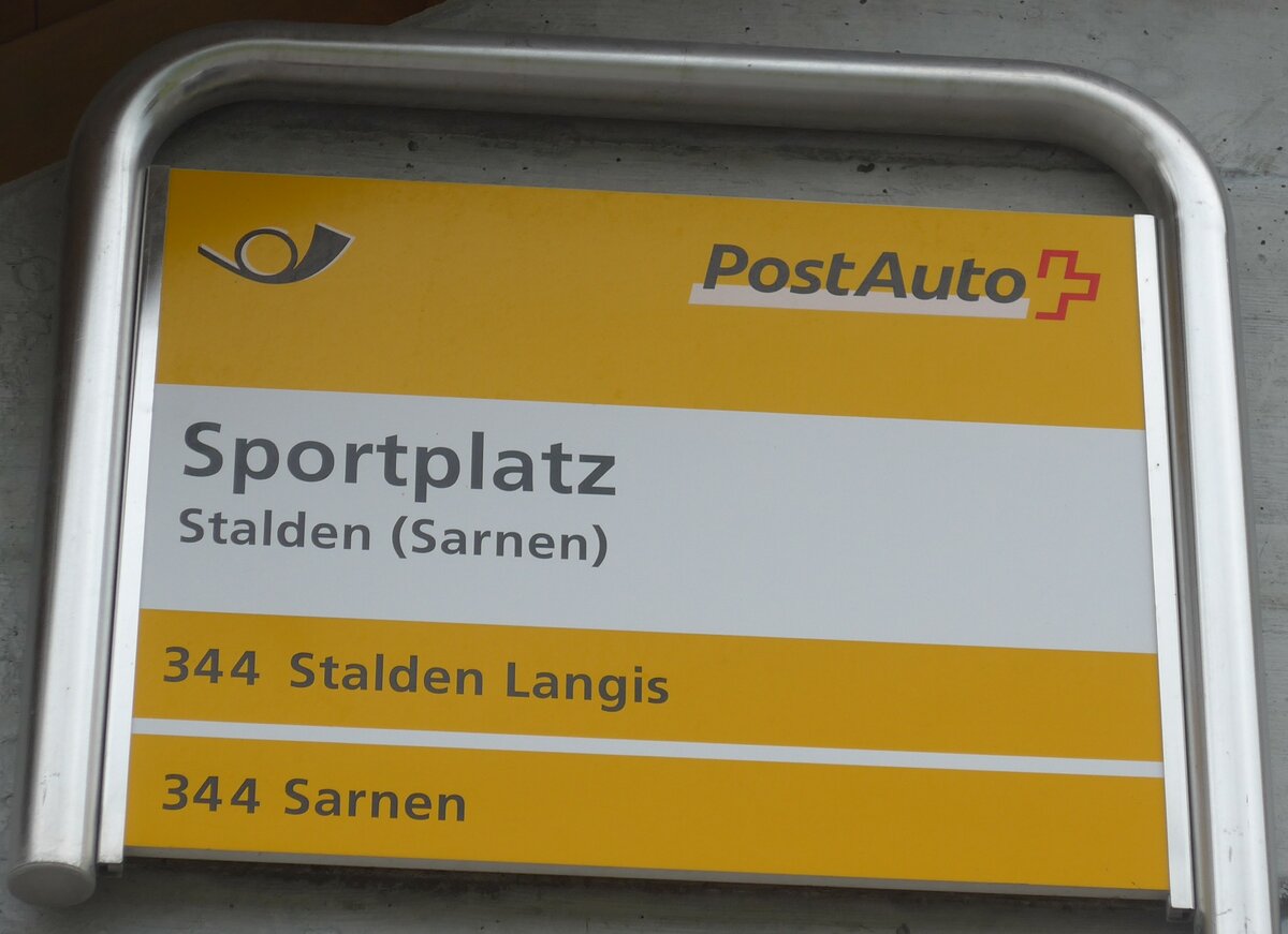 (205'569) - PostAuto-Haltestellenschild - Stalden (Sarnen), Sportplatz - am 27. Mai 2019 