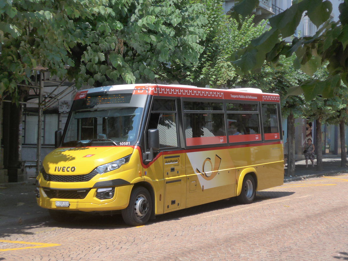 (208'082) - AutoPostale Ticino - TI 295'303 - Iveco/Sitcar am 21. Juli 2019 beim Bahnhof Bellinzona