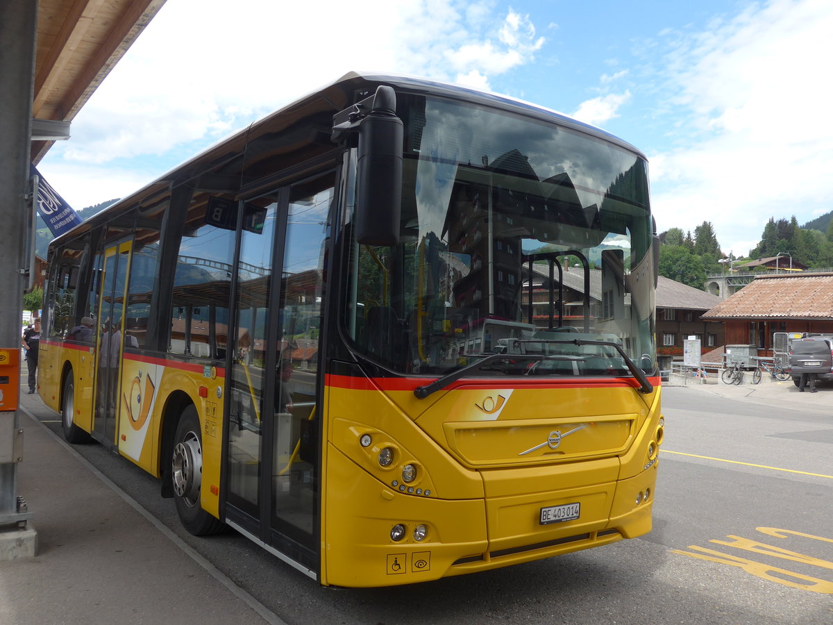 (208'545) - Kbli, Gstaad - BE 403'014 - Volvo am 5. August 2019 beim Bahnhof Gstaad