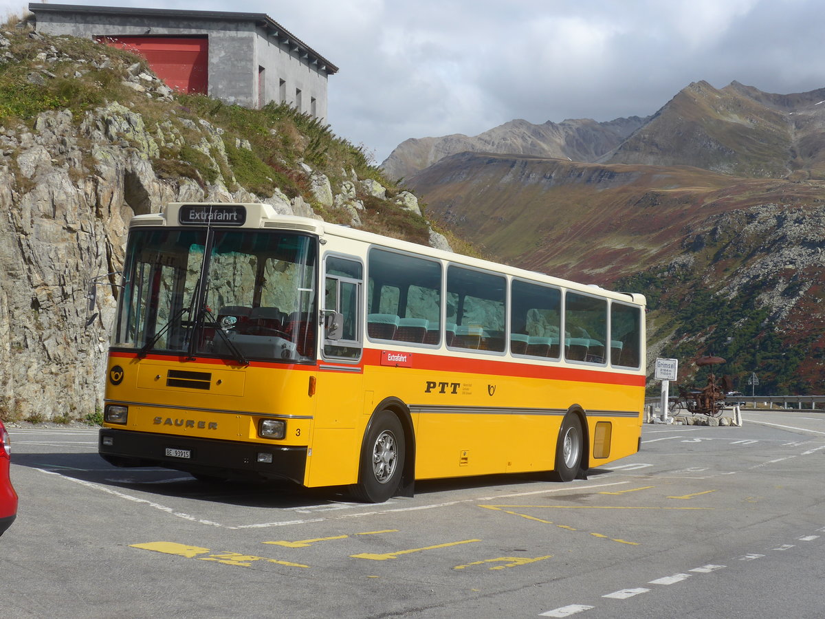 (209'793) - Kolb, Grasswil - Nr. 3/BE 93'915 - Saurer/R&J (ex Schmocker, Stechelberg Nr. 3; ex Schmocker, Stechelberg Nr. 1; ex Gertsch, Stechelberg Nr. 1) am 22. September 2019 in Grimsel, Rest. Grimselblick