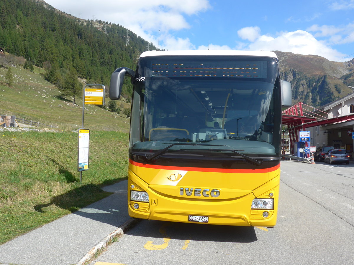 (209'827) - PostAuto Bern - BE 487'695 - Iveco am 28. September 2019 beim Bahnhof Oberwald