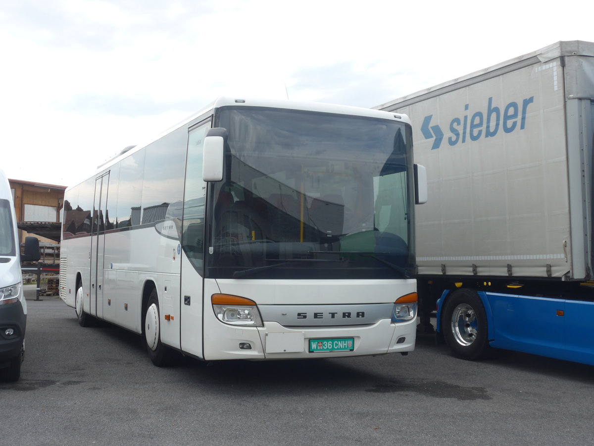 (210'258) - Aus Oesterreich: ??? - W 36 CNH - Setra am 12. Oktober 2019 in Kerzers, Interbus