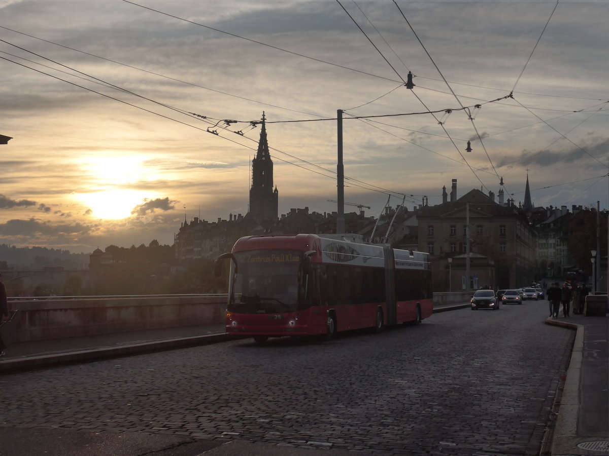 (210'483) - Bernmobil, Bern - Nr. 25 - Hess/Hess Gelenktrolleybus am 20. Oktober 2019 in Bern, Nydeggbrcke