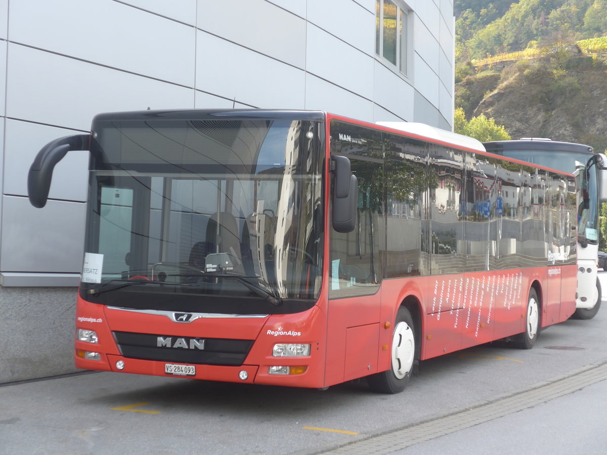 (210'639) - Ruffiner, Turtmann - VS 284'093 - MAN am 27. Oktober 2019 beim Bahnhof Visp