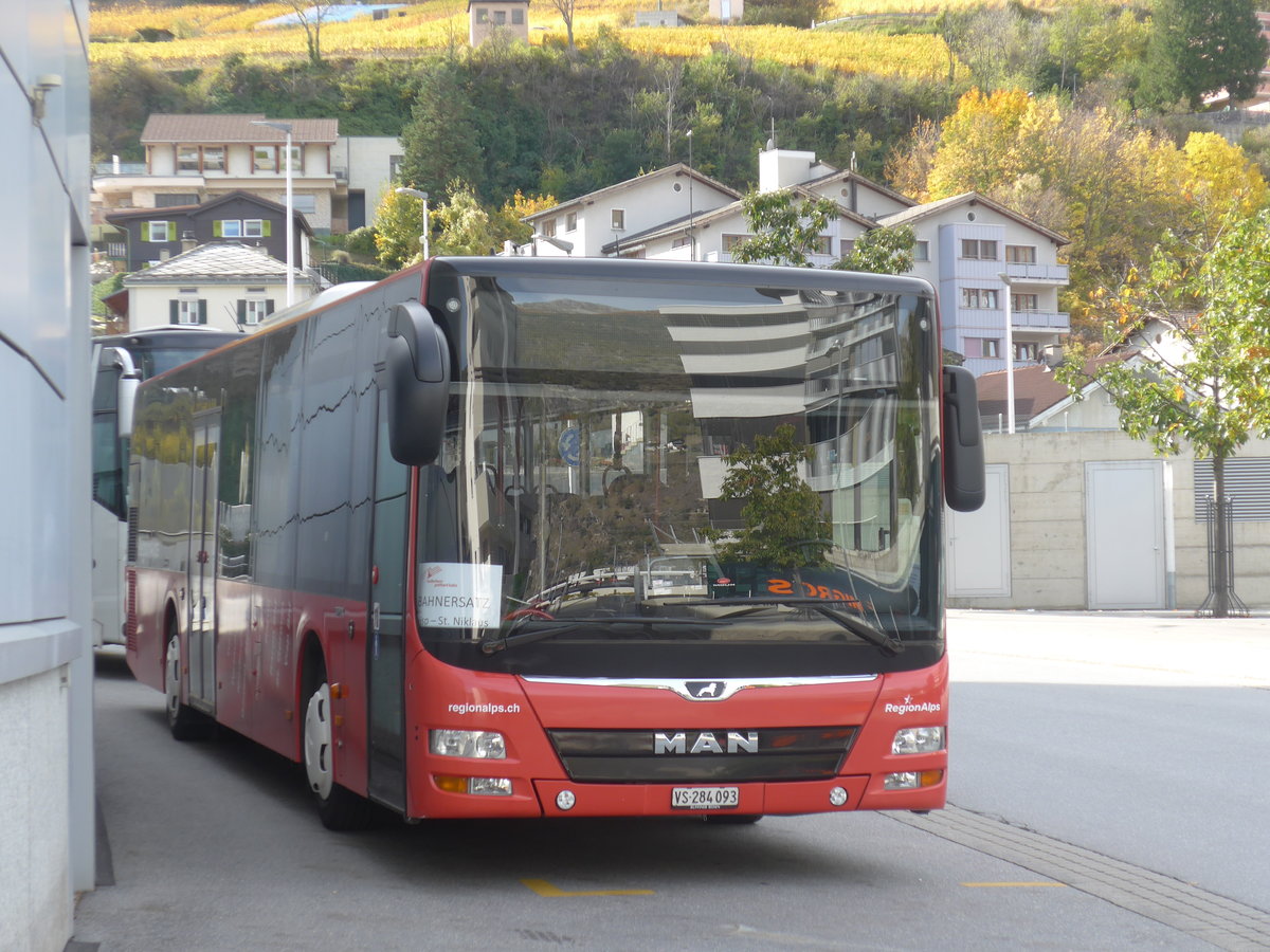 (210'640) - Ruffiner, Turtmann - VS 284'093 - MAN am 27. Oktober 2019 beim Bahnhof Visp