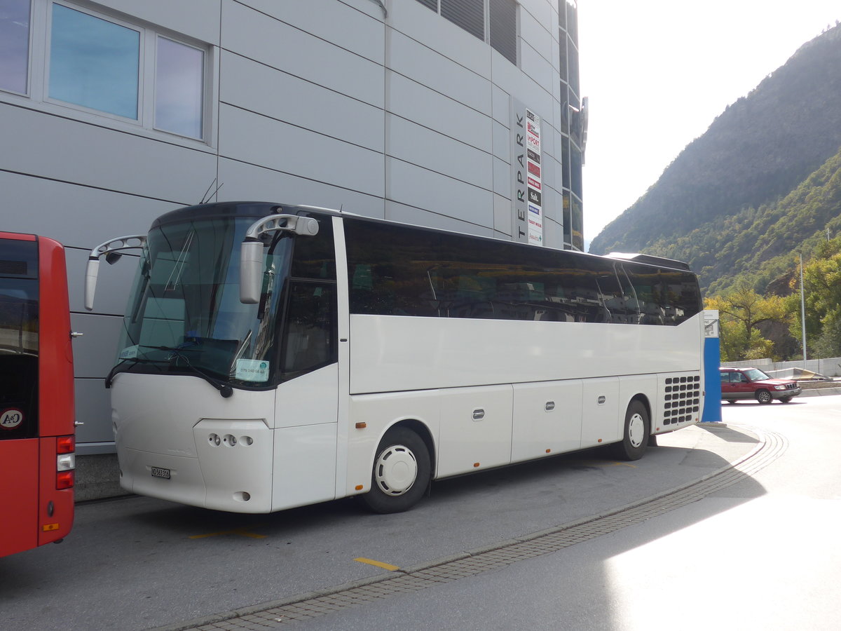 (210'641) - Ruffiner, Turtmann - VD 563'316 - Bova am 27. Oktober 2019 beim Bahnhof Visp