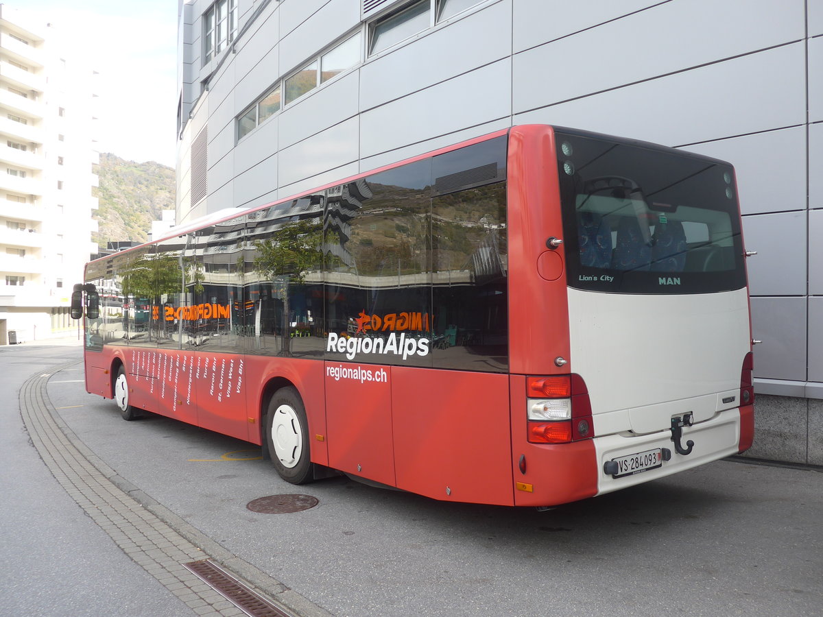 (210'642) - Ruffiner, Turtmann - VS 284'093 - MAN am 27. Oktober 2019 beim Bahnhof Visp