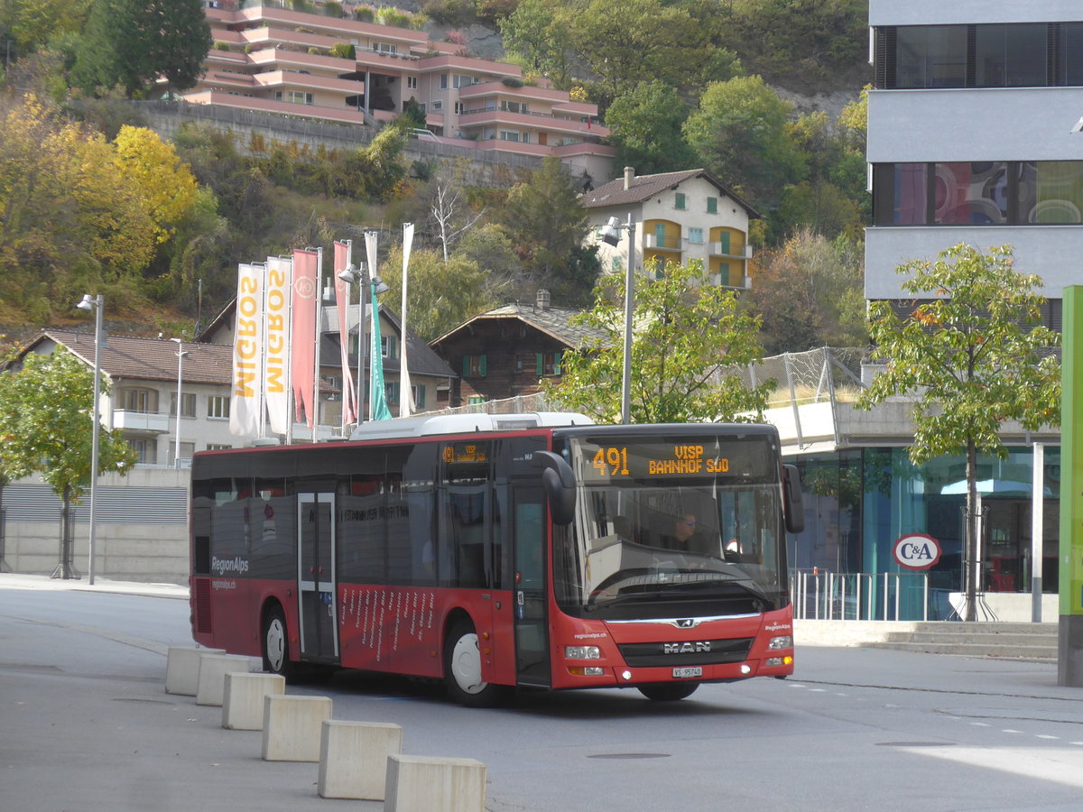 (210'650) - Ruffiner, Turtmann - VS 95'740 - MAN am 27. Oktober 2019 beim Bahnhof Visp