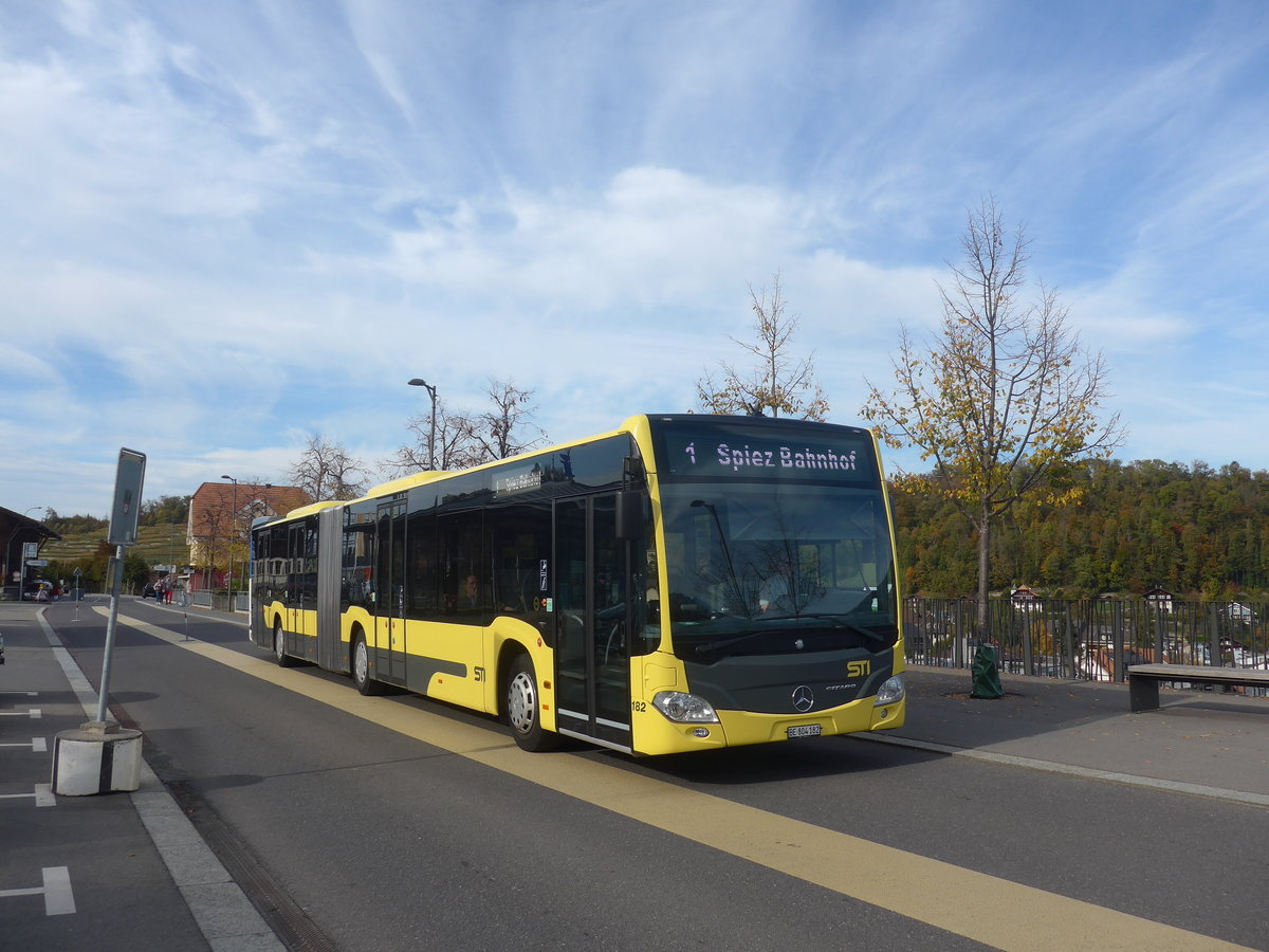 (210'684) - STI Thun - Nr. 182/BE 804'182 - Mercedes am 27. Oktober 2019 beim Bahnhof Spiez