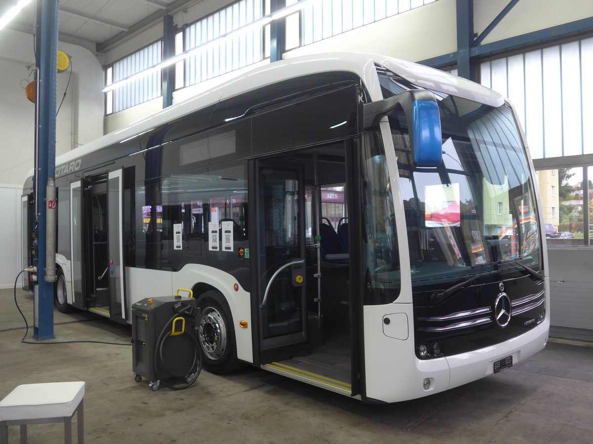 (210'775) - EvoBus, Kloten - Mercedes am 8. November 2019 in Kloten, EvoBus