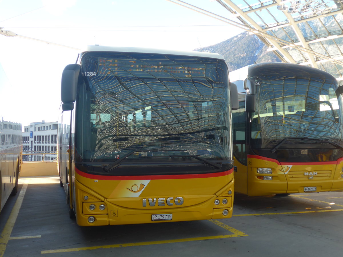 (212'617) - PostAuto Graubnden - GR 179'715 - Iveco am 7. Dezember 2019 in Chur, Postautostation