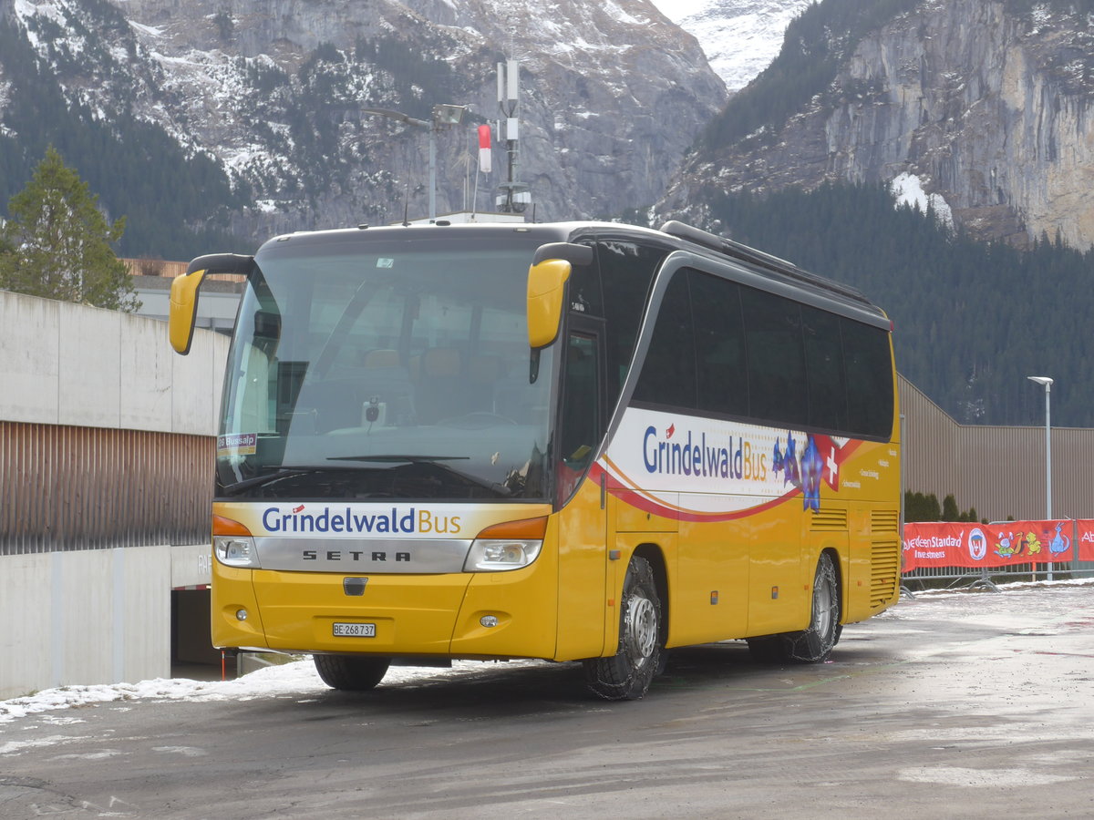 (213'139) - Grindelwaldbus, Grindelwald - Nr. 26/BE 268'737 - Setra am 26. Dezember 2019 beim Bahnhof Grindelwald