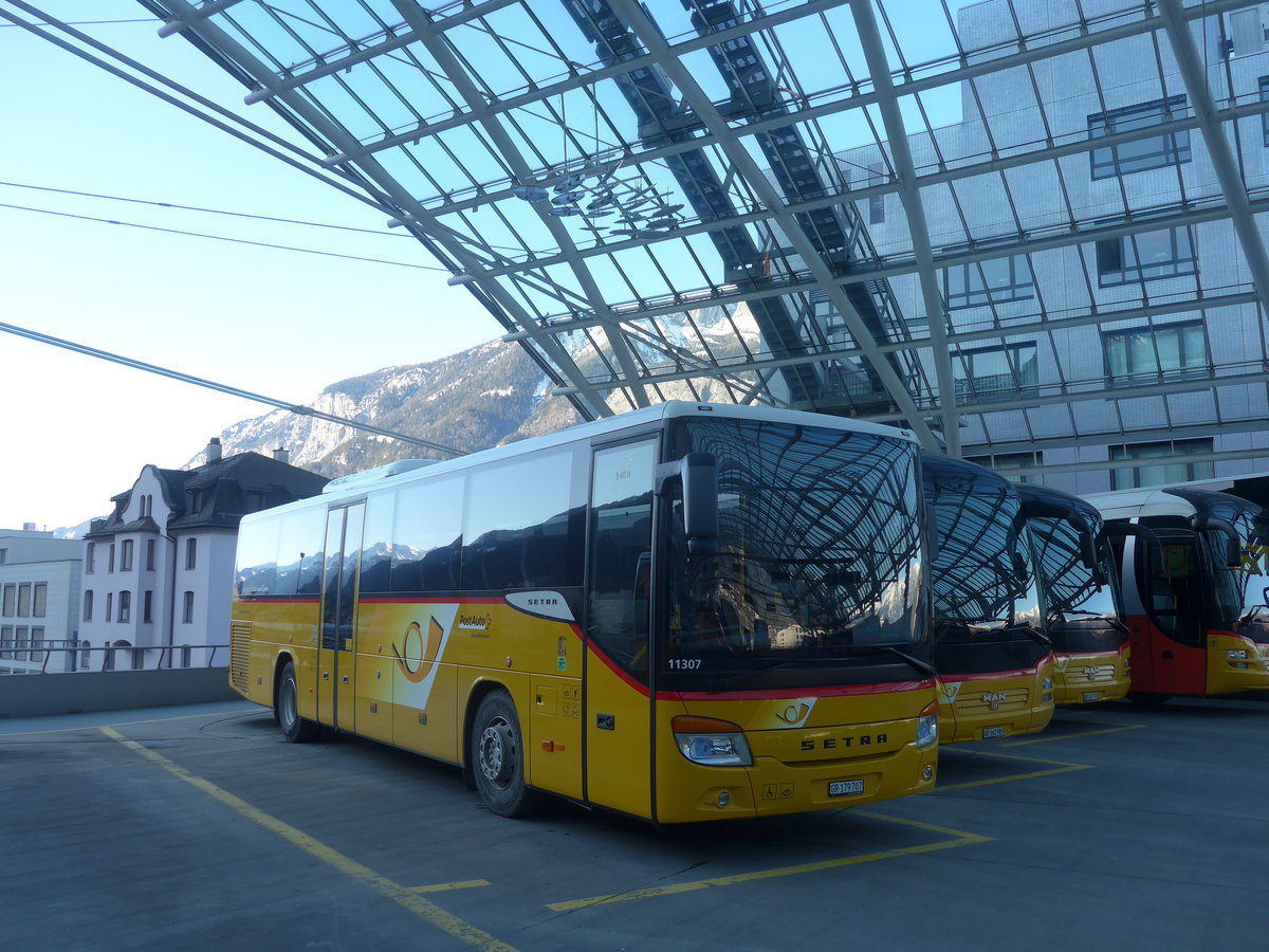 (213'271) - PostAuto Graubnden - GR 179'707 - Setra am 1. januar 2020 in Chur, Postautostation