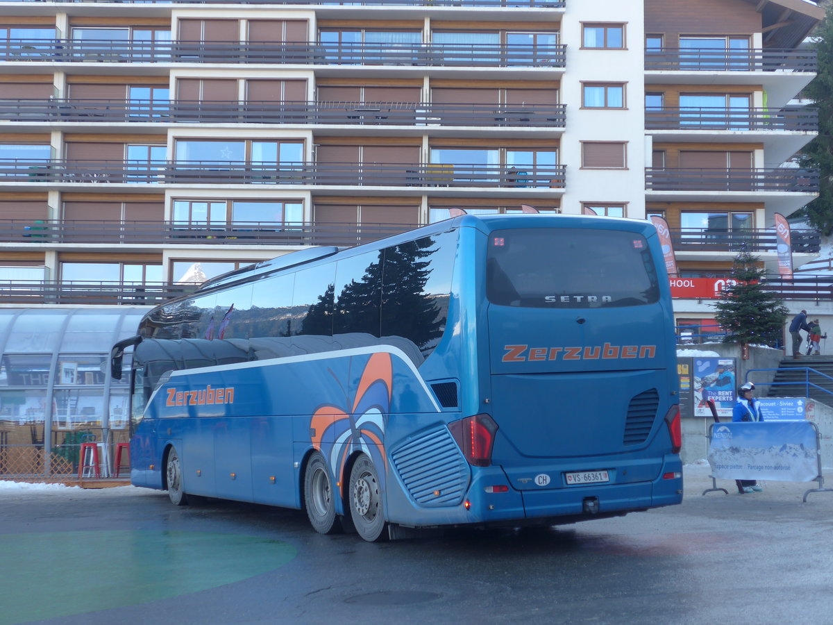 (213'343) - Zerzuben, Visp-Eyholz - Nr. 17/VS 66'361 - Setra am 4. Januar 2020 in Haute-Nendaz, Tlcabine