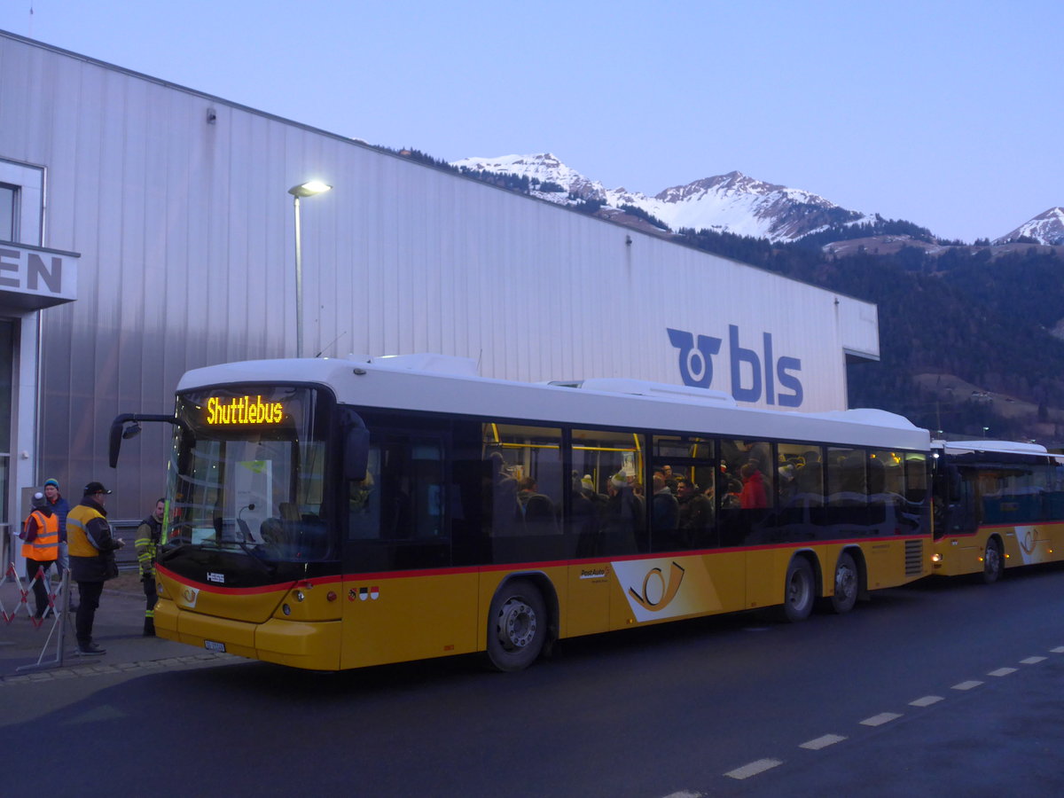 (213'455) - Steiner, Messen - SO 21'149 - Scania/Hess (ex SO 157'255) am 11. Januar 2020 beim Bahnhof Frutigen