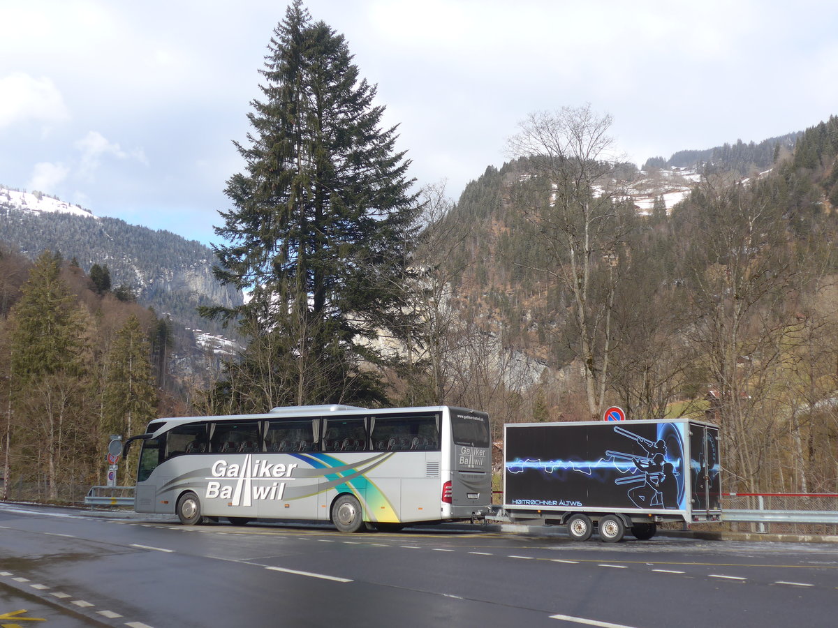 (213'925) - Galliker, Ballwil - Nr. 3/LU 15'586 - Mercedes am 19. Januar 2020 in Lauterbrunnen, Parkhaus