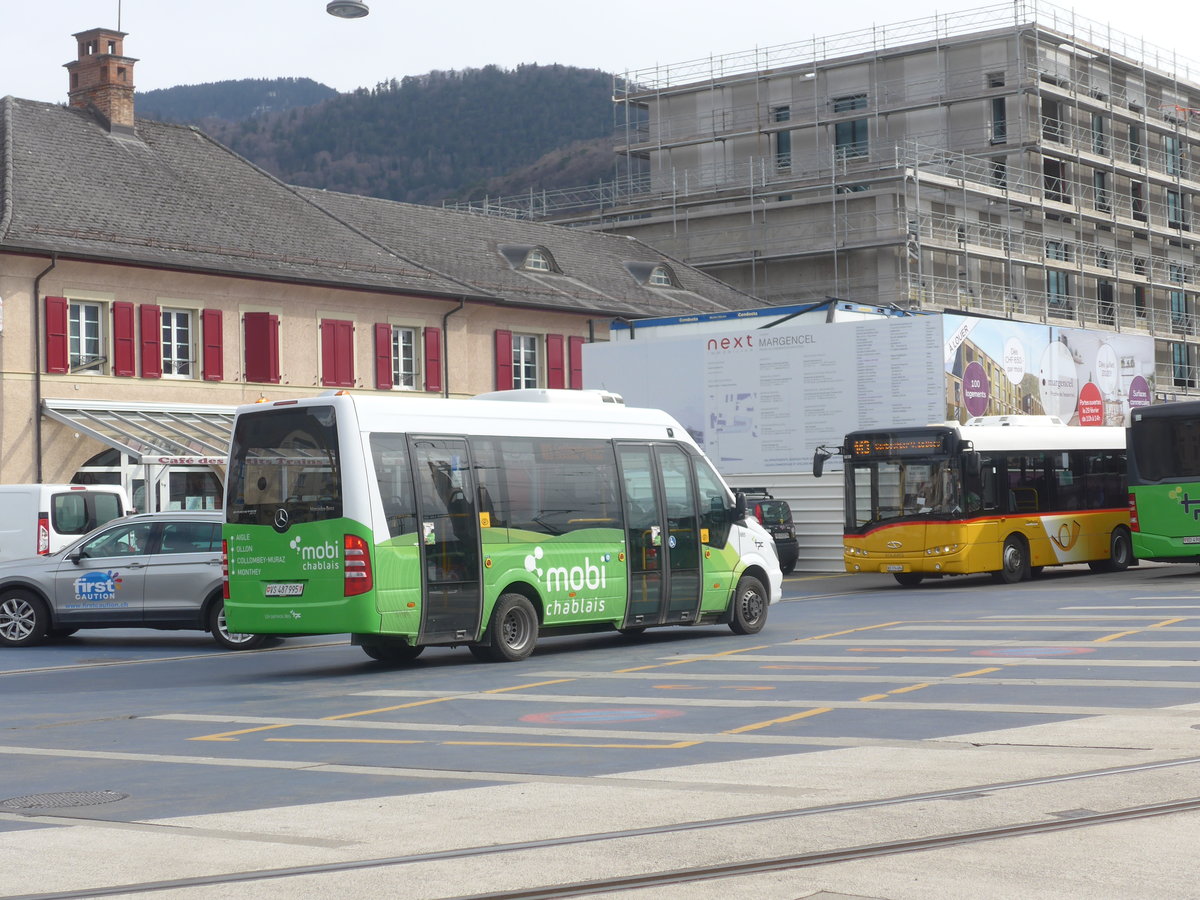 (214'906) - TPC Aigle - Nr. 605/VS 487'995 - Mercedes am 29. Februar 2020 beim Bahnhof Aigle