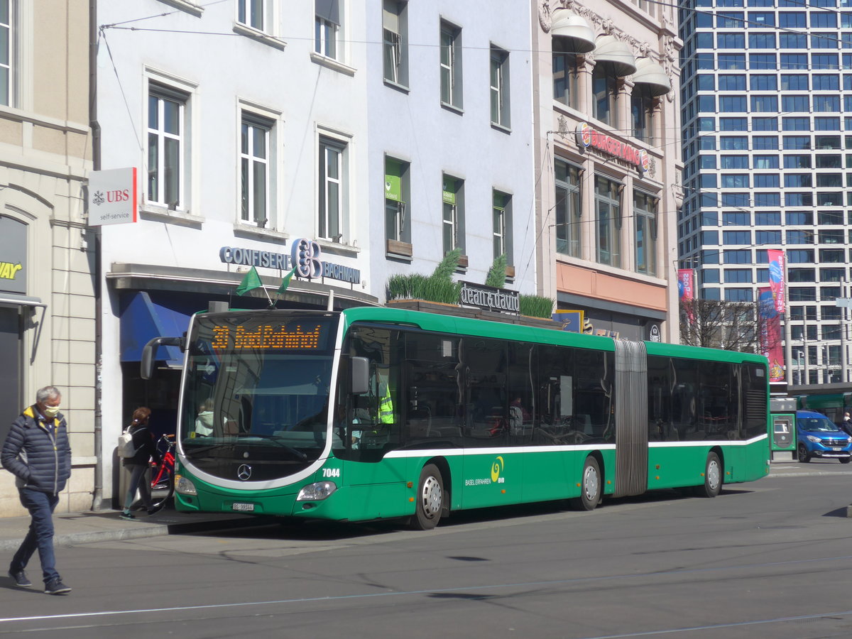 (215'755) - BVB Basel - Nr. 7044/BS 99'344 - Mercedes am 31. Mrz 2020 beim Bahnhof Basel