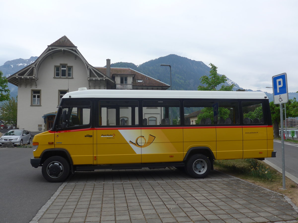 (216'309) - PostAuto Bern - BE 755'377 - Mercedes/Kusters am 21. April 2020 beim Bahnhof Interlaken West