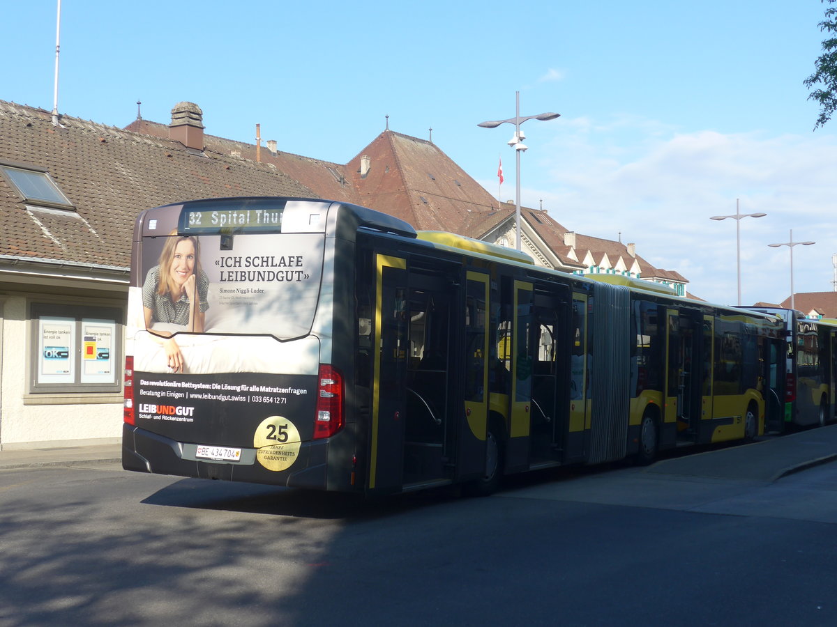 (216'467) - STI Thun - Nr. 704/BE 434'704 - Mercedes am 26. April 2020 beim Bahnhof Thun