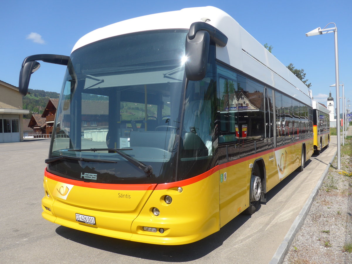 (216'808) - PostAuto Ostschweiz - SG 426'001 - Hess am 9. Mai 2020 in Nesslau, Garage