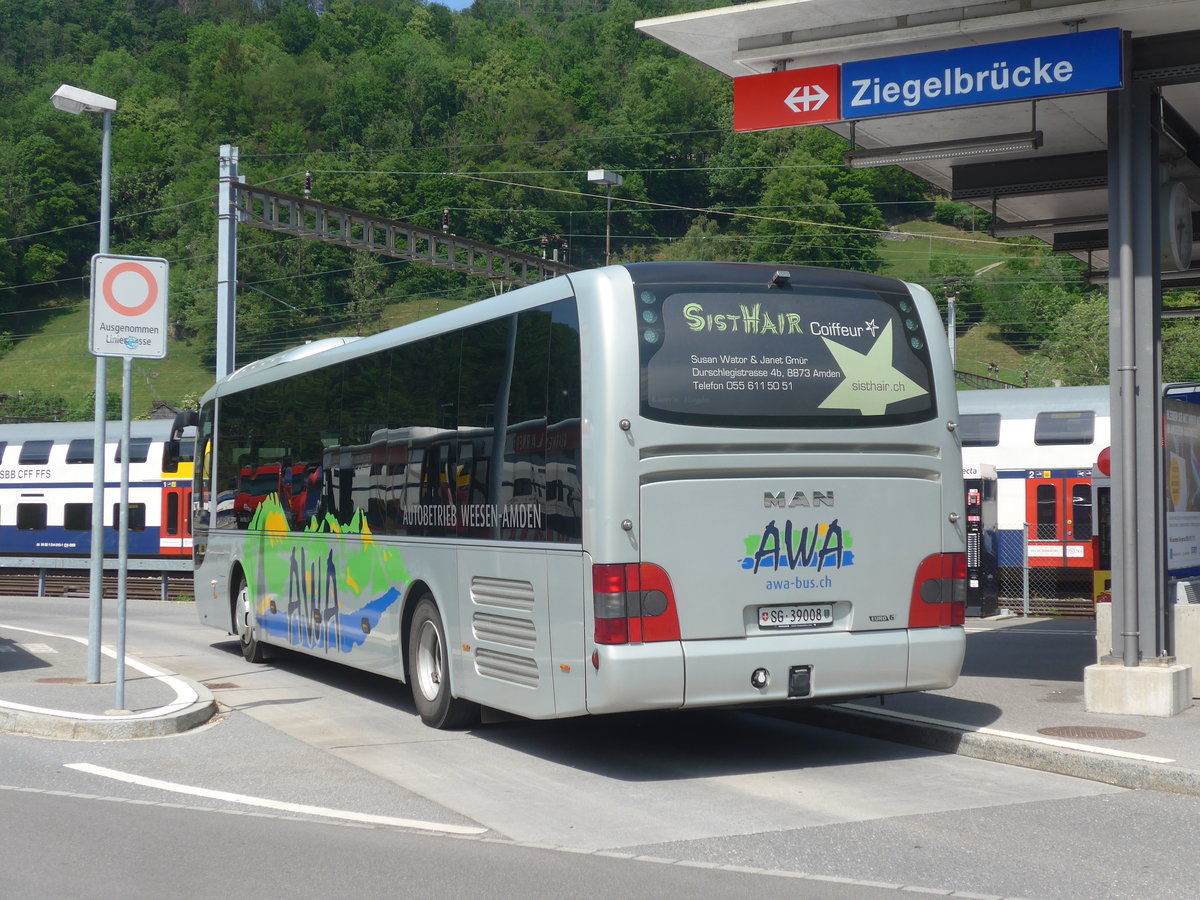 (216'857) - AWA Amden - Nr. 8/SG 39'008 - MAN am 9. Mai 2020 beim Bahnhof Ziegelbrcke