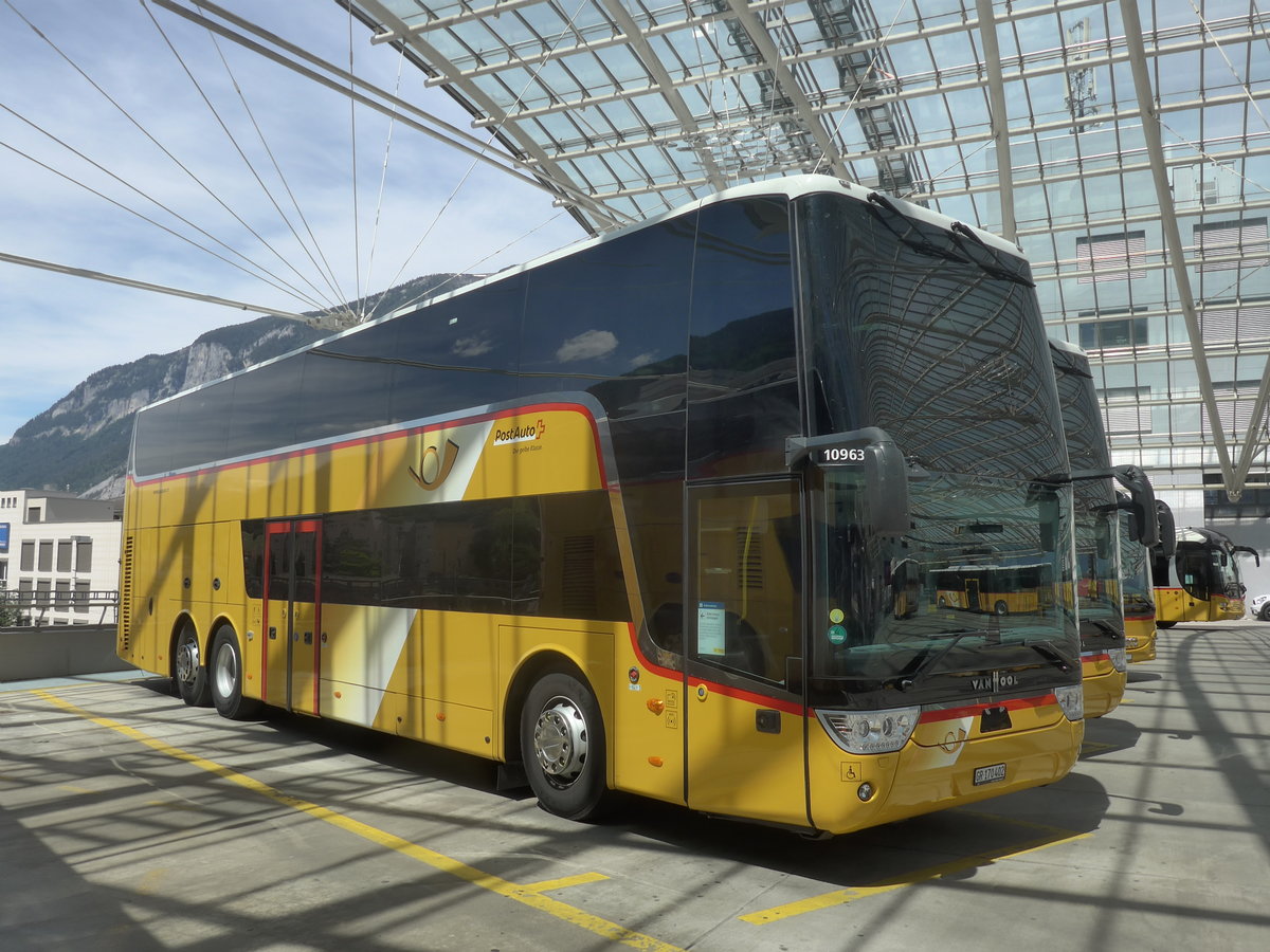 (217'210) - PostAuto Graubnden - GR 170'402 - Van Hool am 23. Mai 2020 in Chur, Postautostation