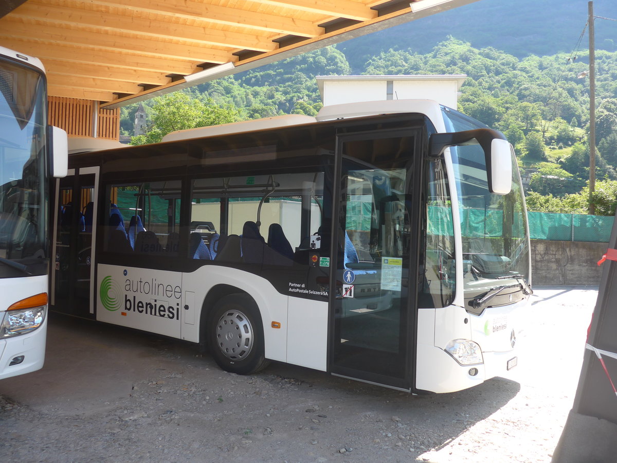 (217'556) - ABl Biasca - Nr. 1/TI 231'001 - Mercedes am 1. Juni 2020 in Biasca, Garage (Teilaufnahme)