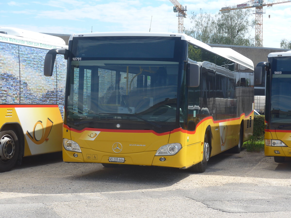 (217'817) - CarPostal Ouest - VD 205'664 - Mercedes am 13. Juni 2020 in Yverdon, Garage