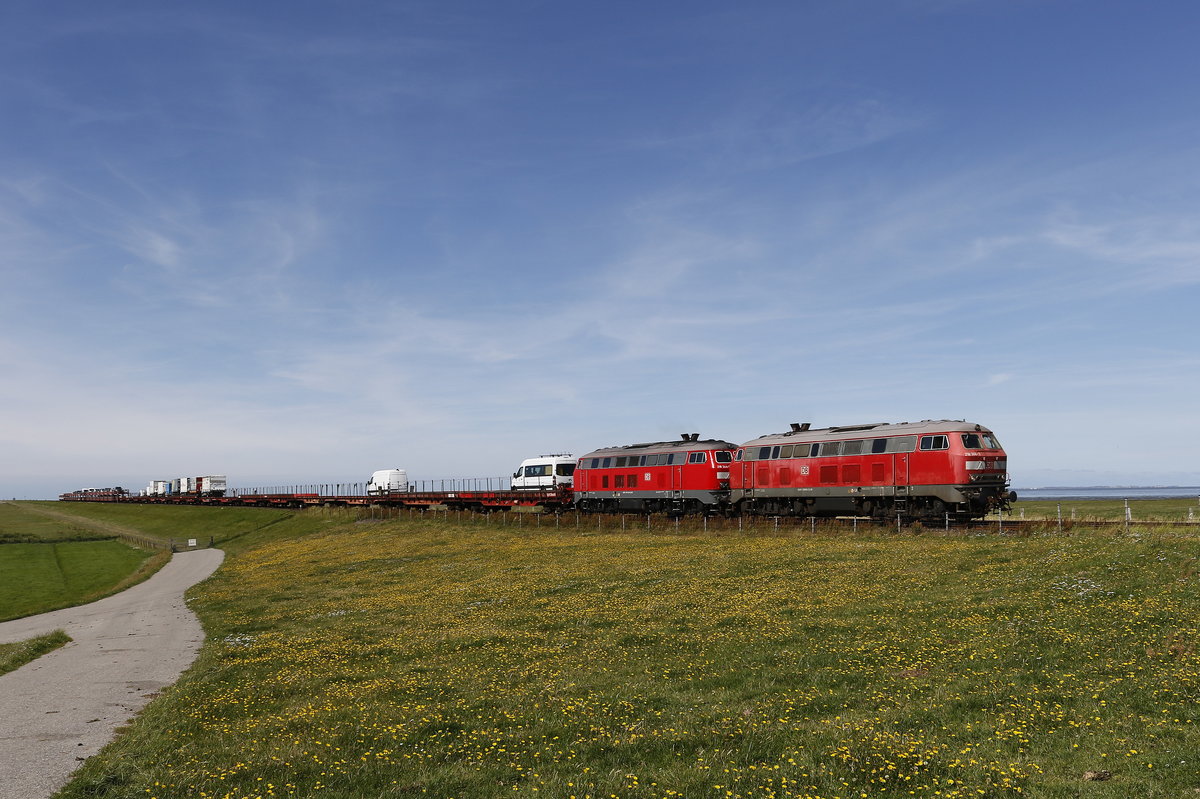 218 366 und 218 344 am 14. August 2017 auf dem Hindenburgdamm.