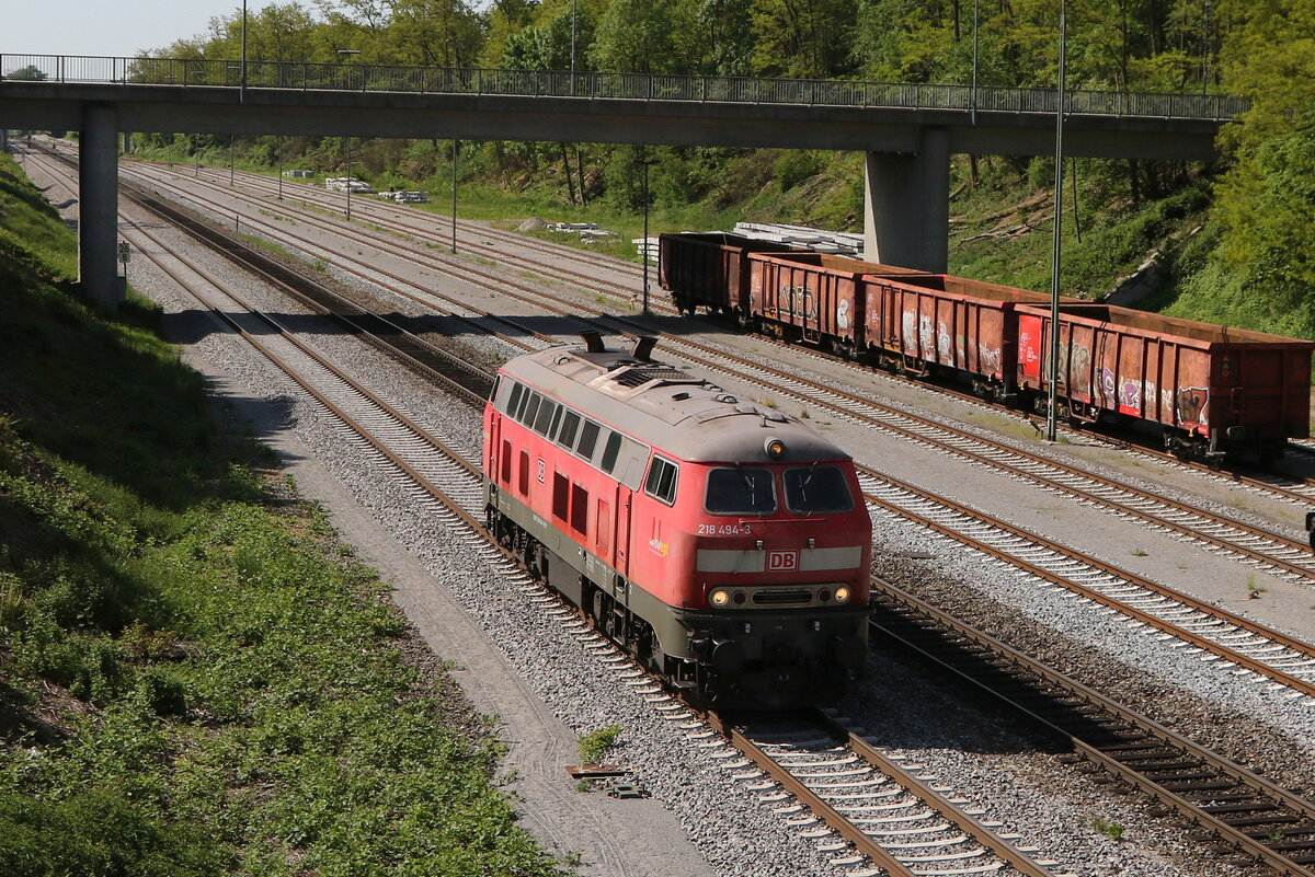 218 494 bei der Einfahrt in Maxhtte-Haidhof am 14. Mai 2025.