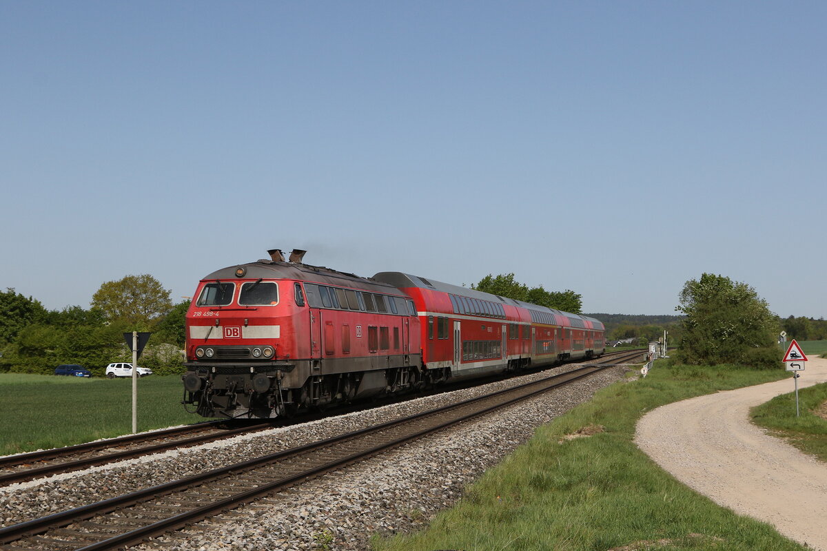 218 498 aus Schwandorf kommend am 30. April 2024 bei Zeitlarn.