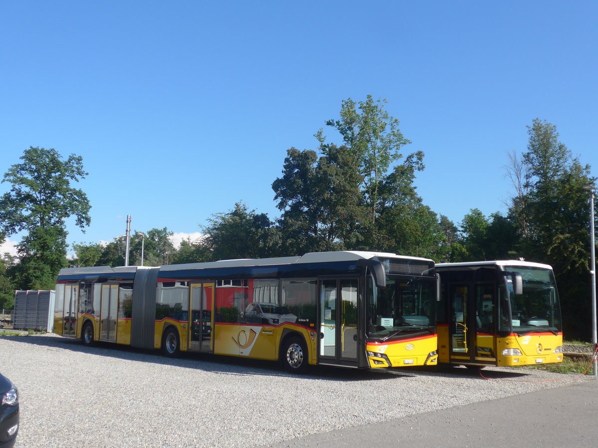 (218'175) - PostAuto Bern - BE 546'245 - Solaris am 27. Juni 2020 in Laupen, Garage