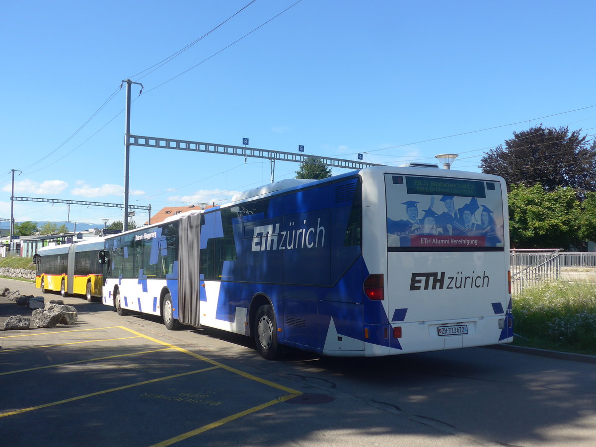 (218'394) - Welti-Furrer, Bassersdorf - Nr. 72/ZH 713'672 - Mercedes (ex Nr. 12; ex VBRF Regensdorf Nr. 12) am 4. Juli 2020 beim Bahnhof Kerzers