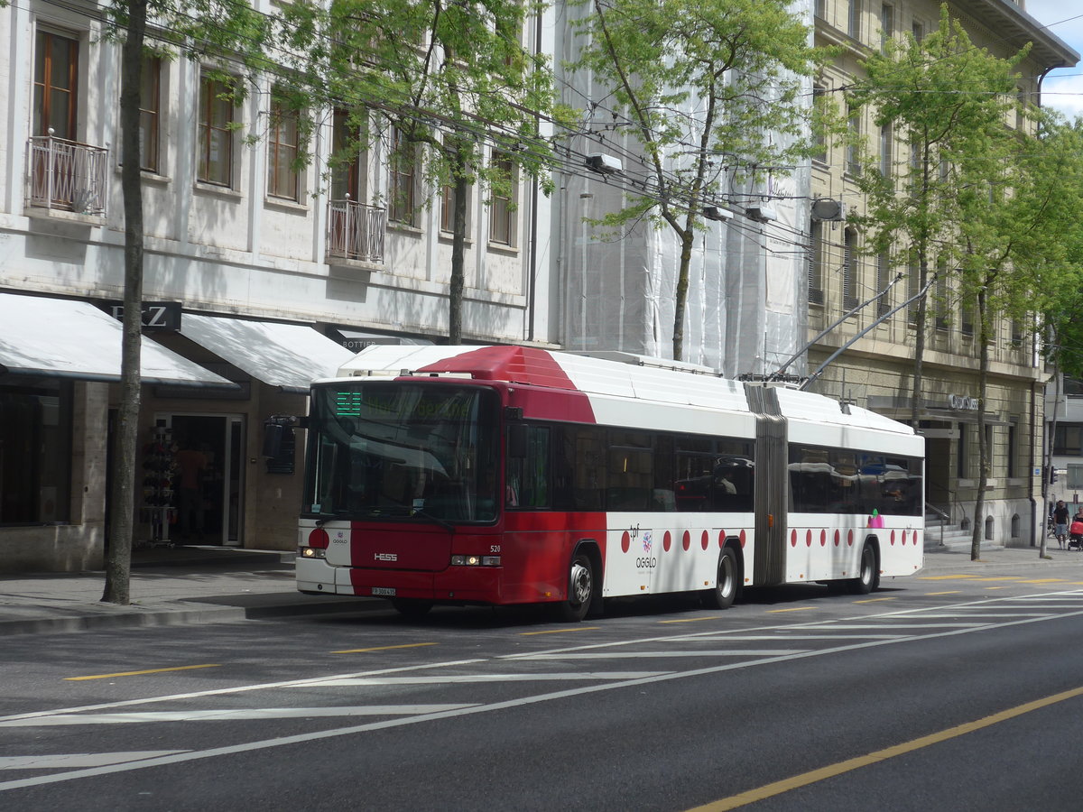 (218'506) - TPF Fribourg - Nr. 520/FR 300'435 - MAN/Hess Gelenkduobus am 6. Juli 2020 beim Bahnhof Fribourg