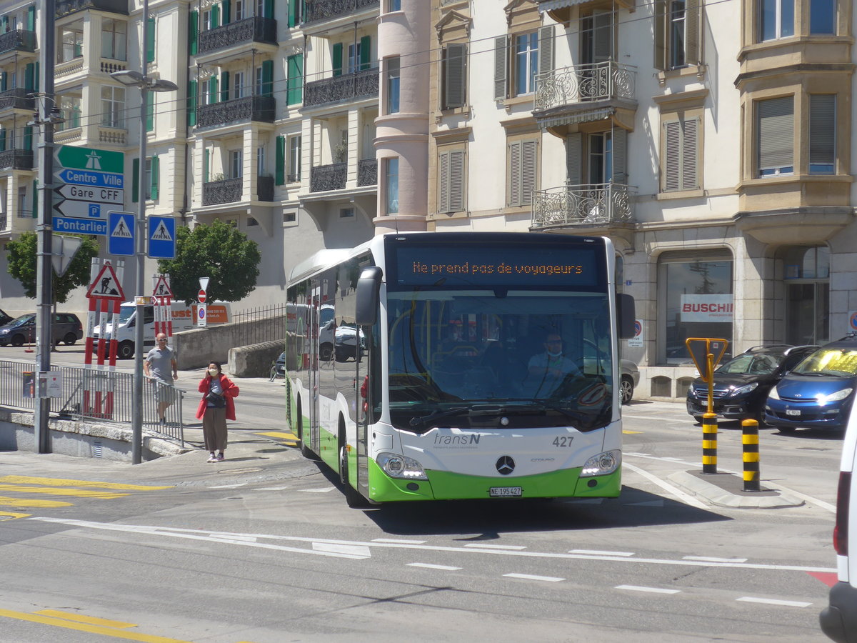 (218'543) - transN, La Chaux-de-Fonds - Nr. 427/NE 195'427 - Mercedes am 6. Juli 2020 beim Bahnhof Neuchtel