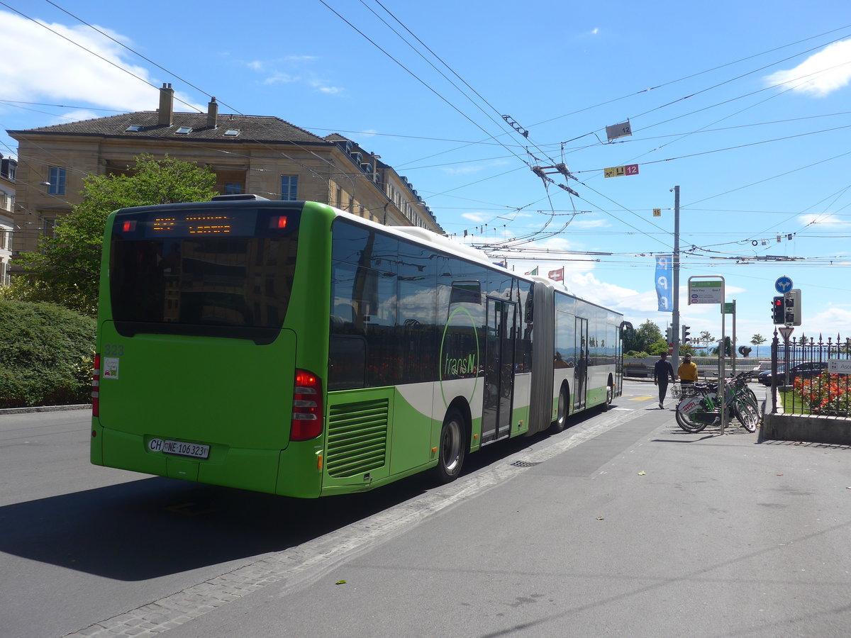 (218'560) - transN, La Chaux-de-Fonds - Nr. 323/NE 106'323 - Mercedes am 6. Juli 2020 in Neuchtel, Place Pury