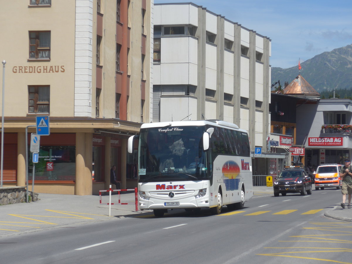 (218'930) - Aus Deutschland: Marx, Fridolfing - TS-AM 30 - Mercedes am 20. Juli 2020 beim Bahnhof Davos Dorf