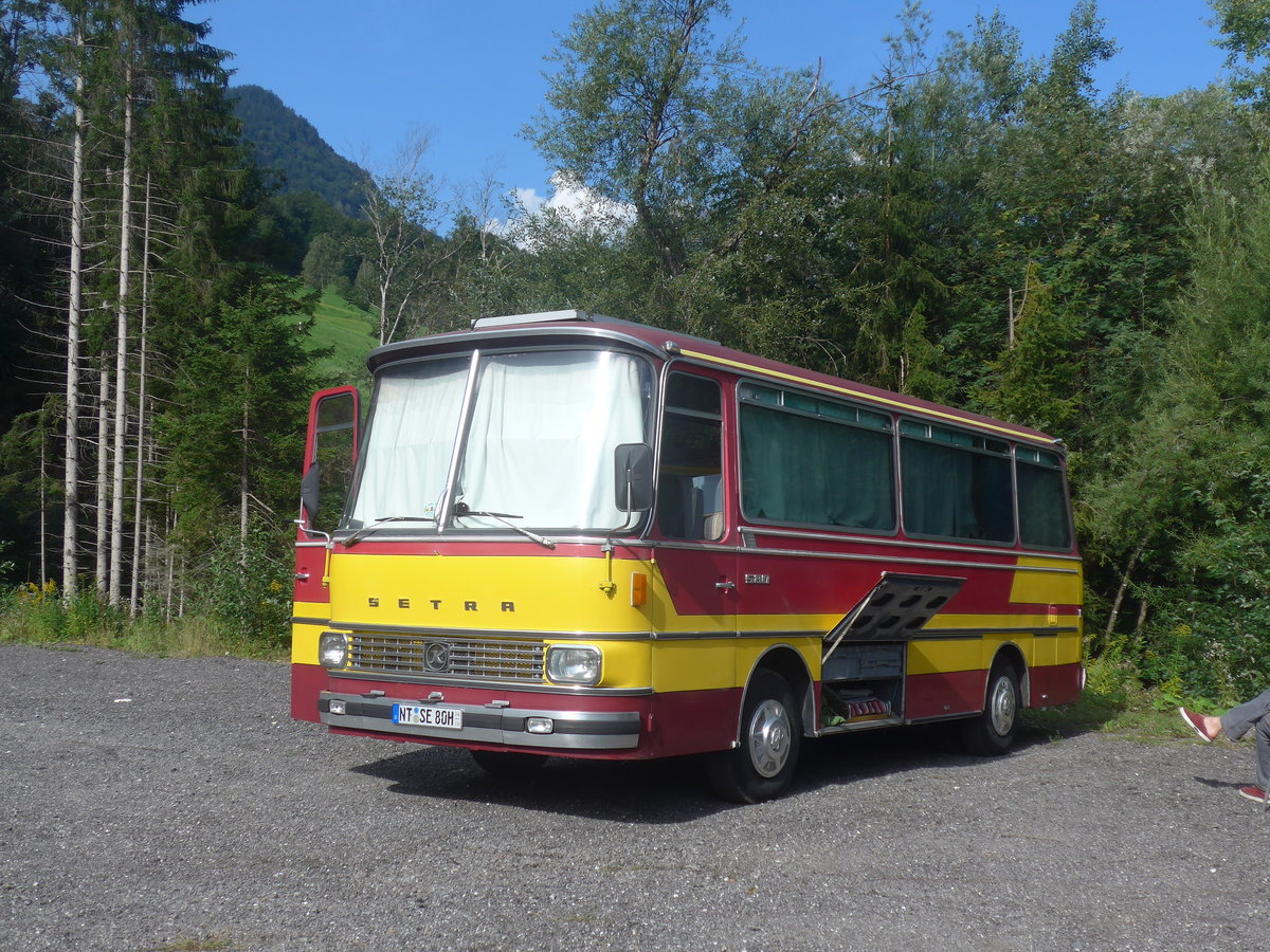 (219'721) - Aus Deutschland: Schiller, Esslingen - NT-SE 80H - Setra am 16. August 2020 in Grsch, Bergbahnen