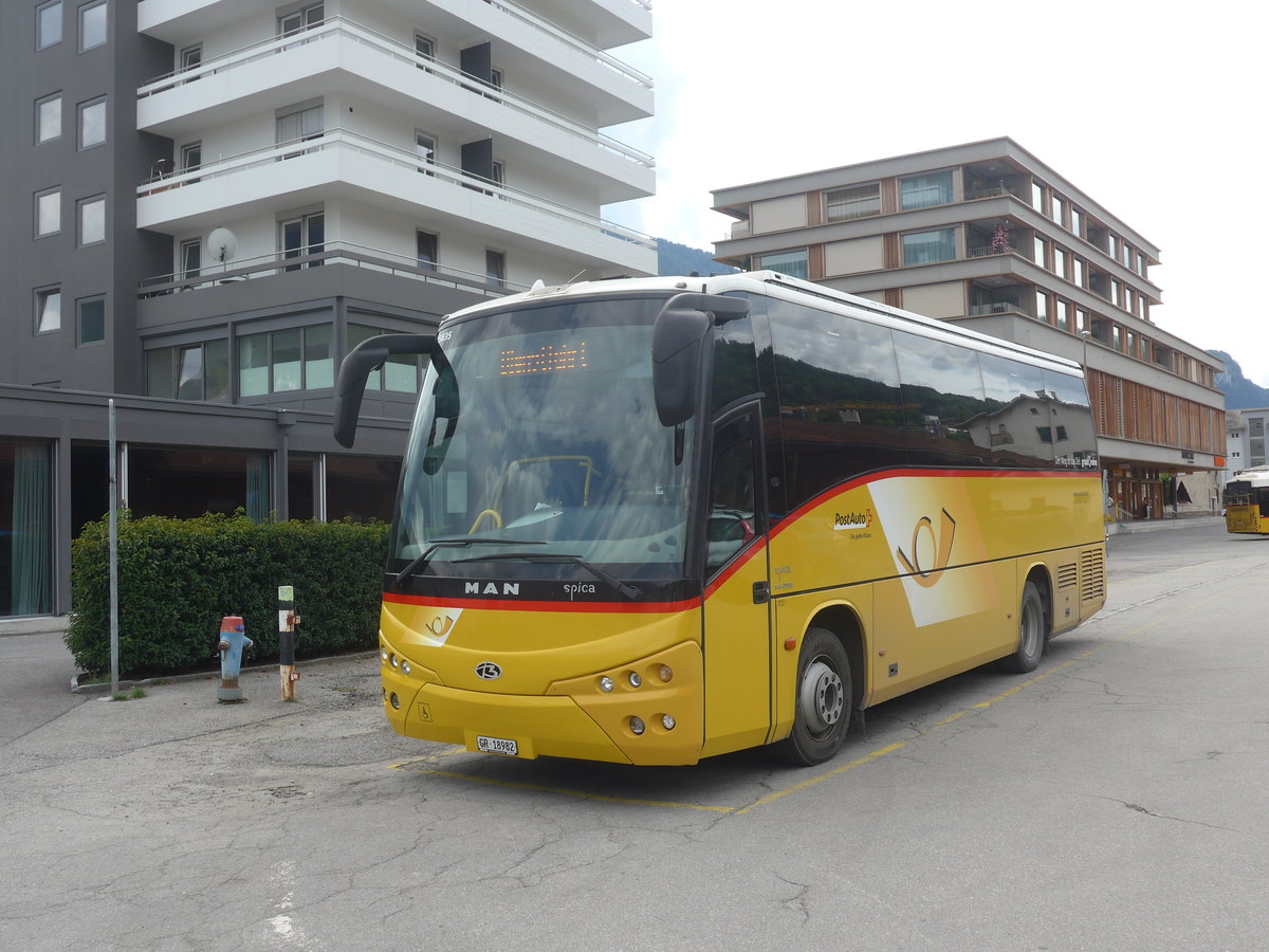 (219'829) - Buchli, Versam - GR 18'982 - MAN/Beulas am 16. August 2020 beim Bahnhof Ilanz