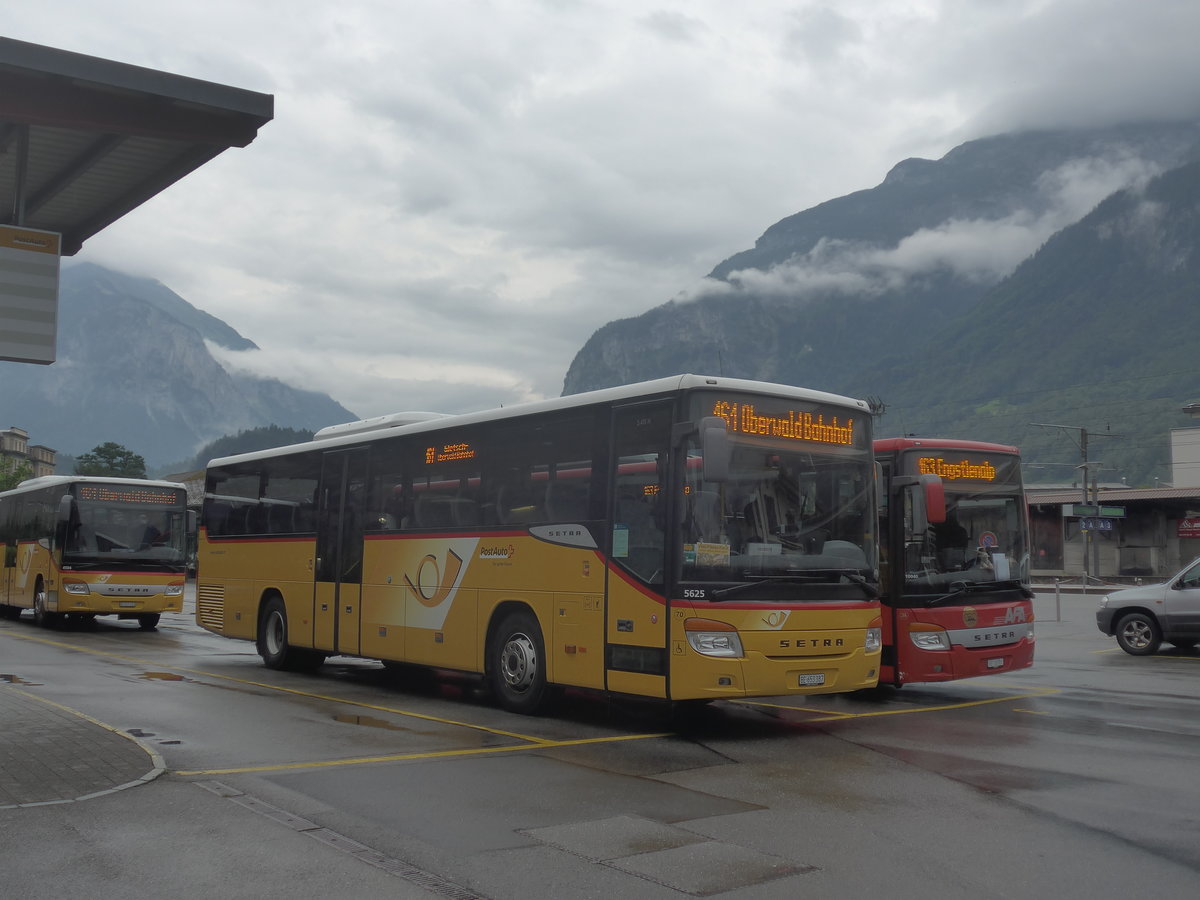 (219'887) - PostAuto Bern - Nr. 70/BE 653'387 - Setra am 22. August 2020 in Meiringen, Postautostation