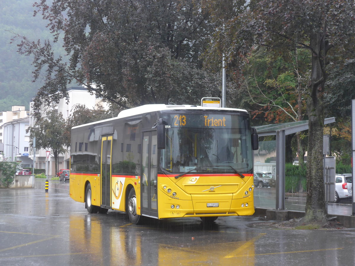 (220'295) - TMR Martigny - VS 219'515 - Volvo am 30. August 2020 beim Bahnhof Martigny