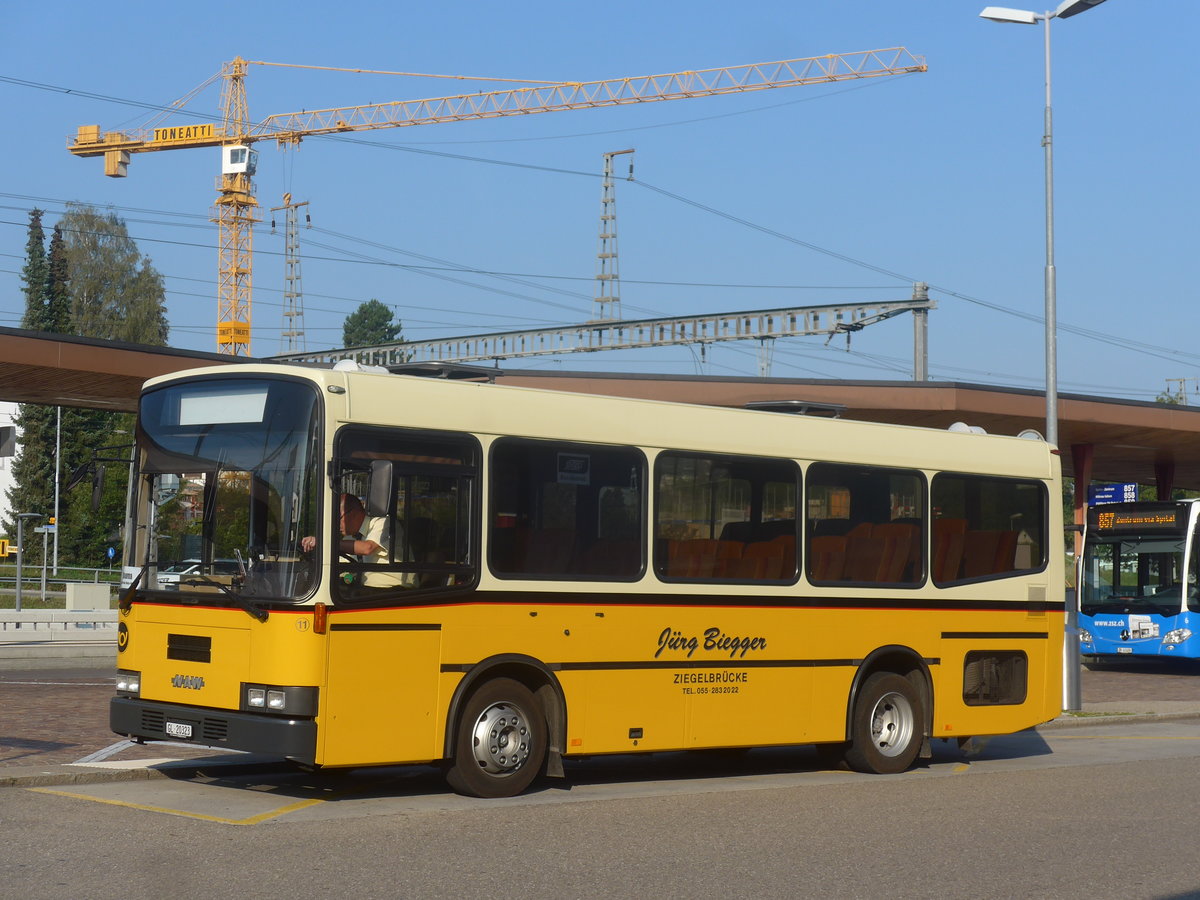 (220'573) - Biegger, Uster - Nr. 11/GL 20'323 - NA/R&J (ex AS Engi Nr. 7) am 12. September 2020 beim Bahnhof Wetzikon