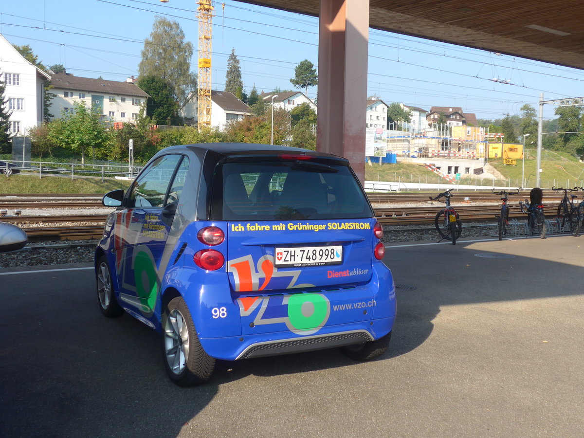 (220'578) - VZO Grningen - Nr. 98/ZH 748'998 - Smart am 12. September 2020 beim Bahnhof Wetzikon