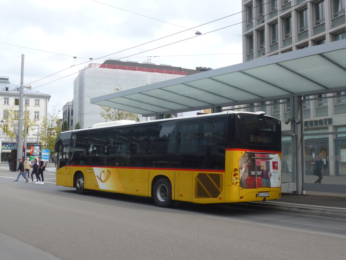 (221'305) - PostAuto Ostschweiz - SG 443'902 - Volvo am 24. September 2020 beim Bahnhof St. Gallen